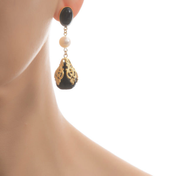 CIRINE earrings with Fresh water pearl and black agate drop