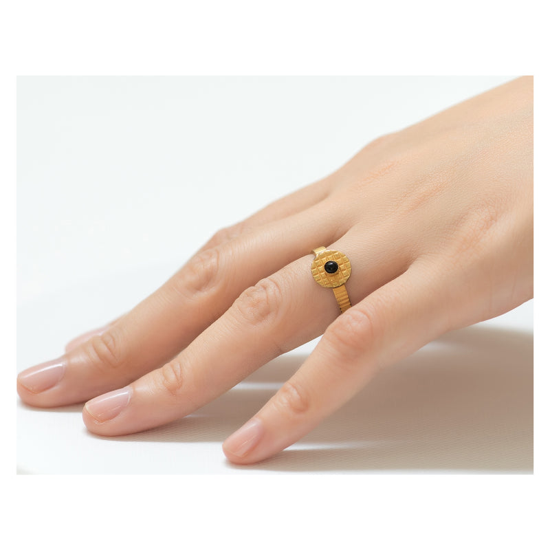 Kamar adjustable black ring