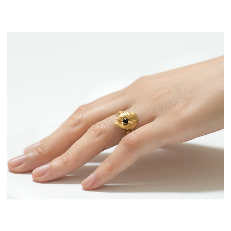 CLELIE Delicate Adjustable Leave Ring Black