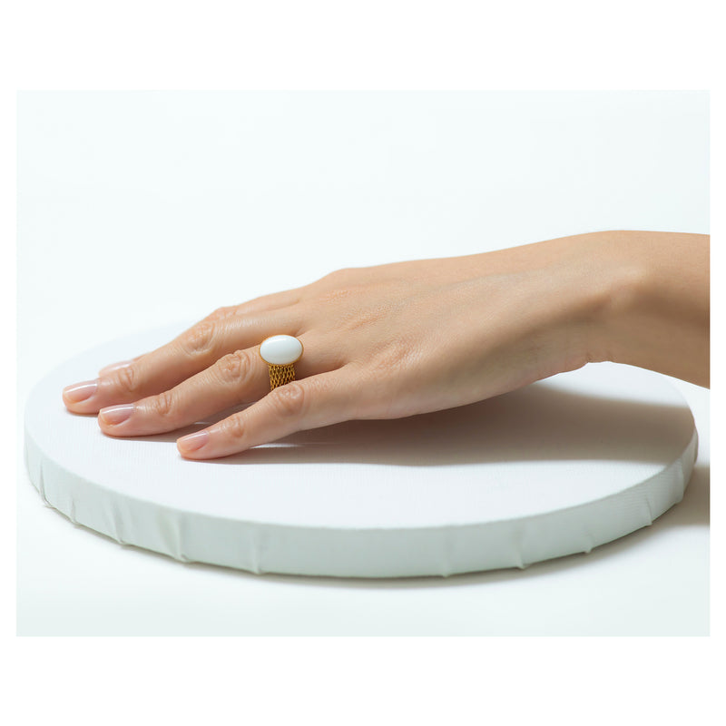 SHANTA Mesh Ring & White Cabochon