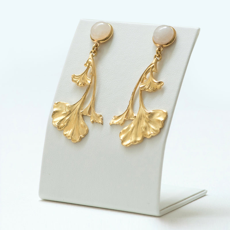 DAHLIA earrings gold-plated with a white jade cabochon