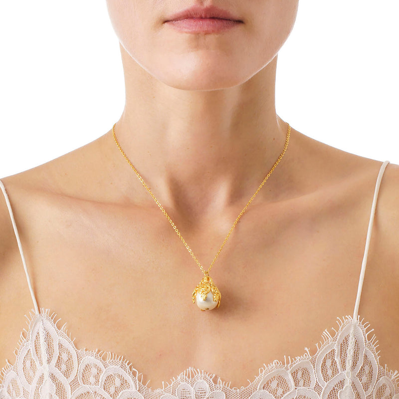 FLORA Pendant Necklace Pearl