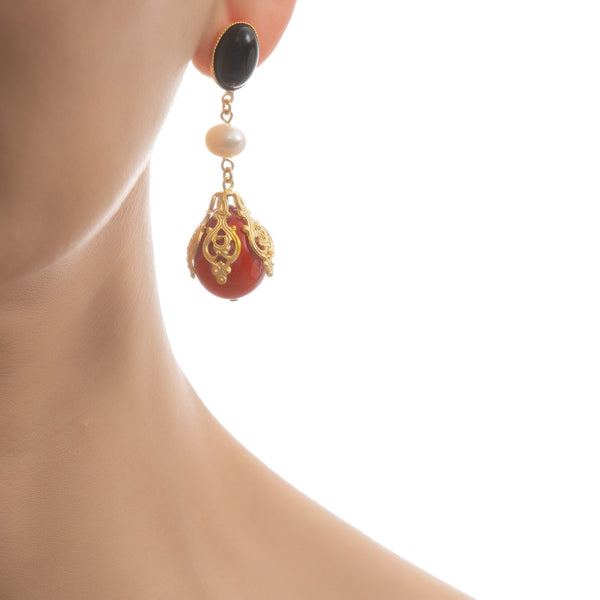 CIRINE earrings with fresh water pearl and red drop