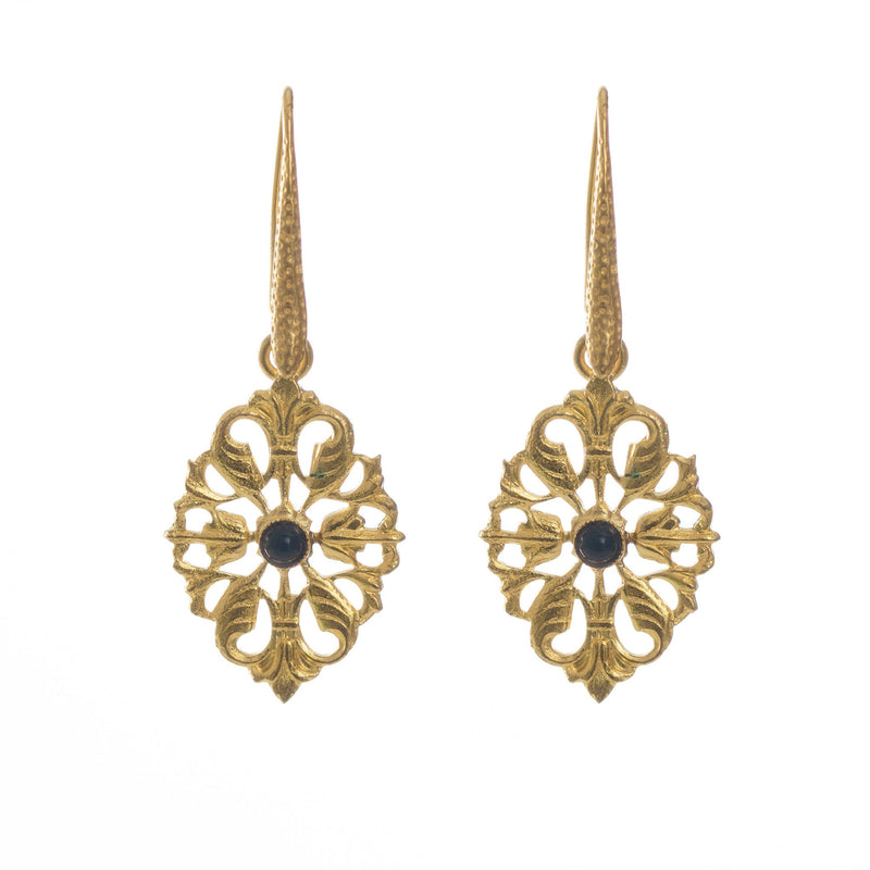 Nolan pearl vintage-inspired earring